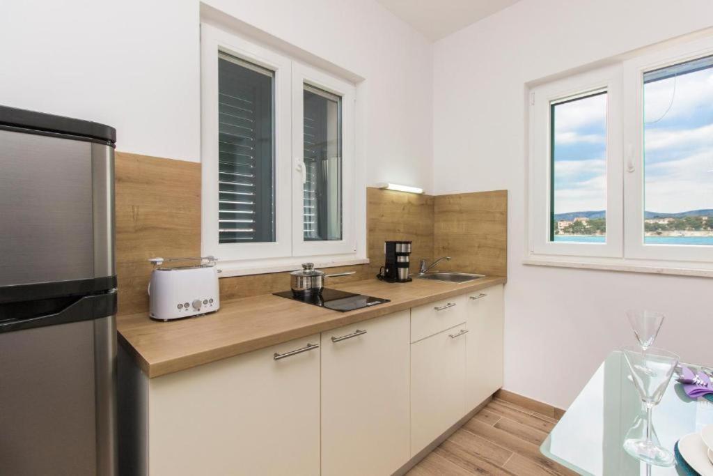 Appartamento Riva 2 Krapanj Esterno foto