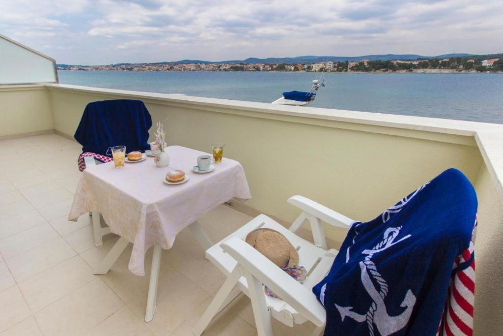 Appartamento Riva 2 Krapanj Esterno foto