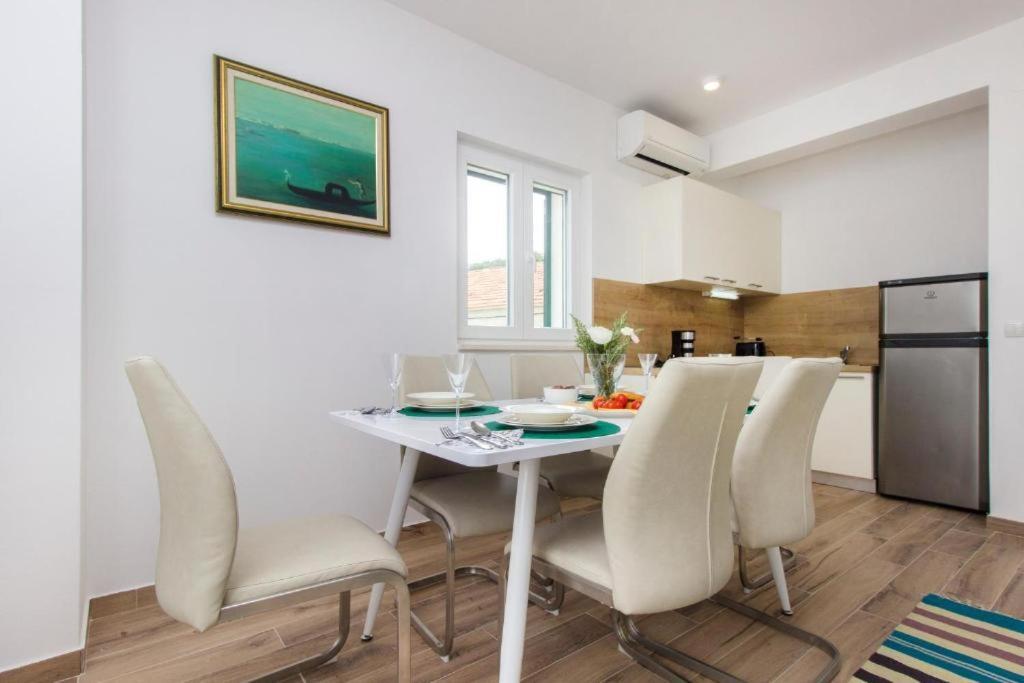 Appartamento Riva 2 Krapanj Esterno foto